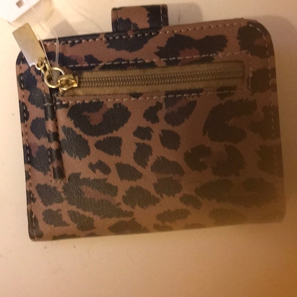 Time and Tru Leopard Print Wallet NWT - Picture 2 of 3